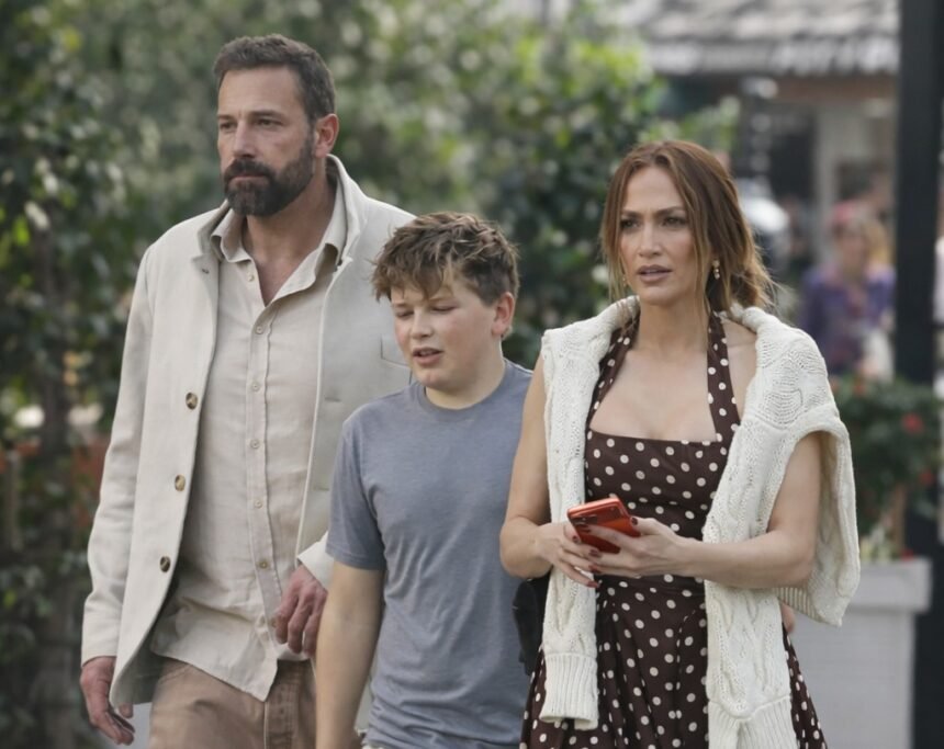 Jennifer Lopez and Ben Affleck Share a Low Key Holiday Shopping Outing in Los Angeles with His Son Sam